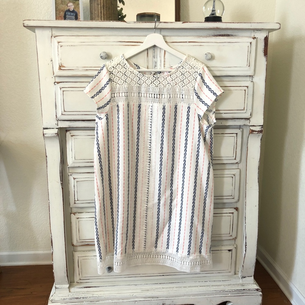 Lace detail shift dress size XXL